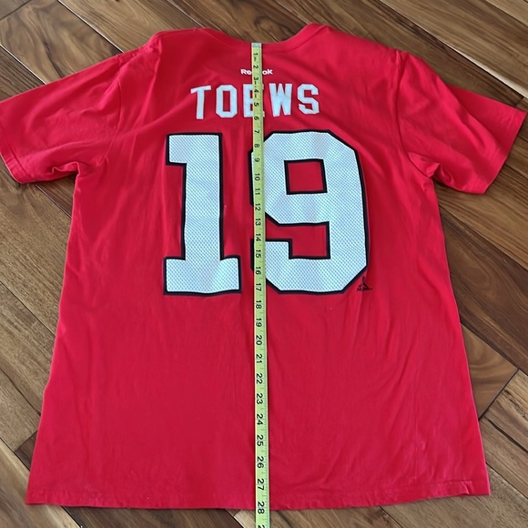Chicago Blackhawks Hockey TOEWS 19 Tee Shirt - Picture 5 of 7